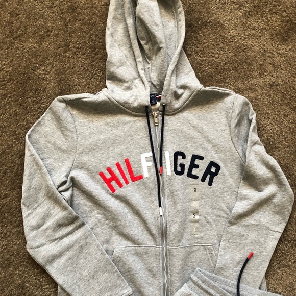 SOLD!!! Tommy Hilfiger Sweatsuit - Picture 4 of 8